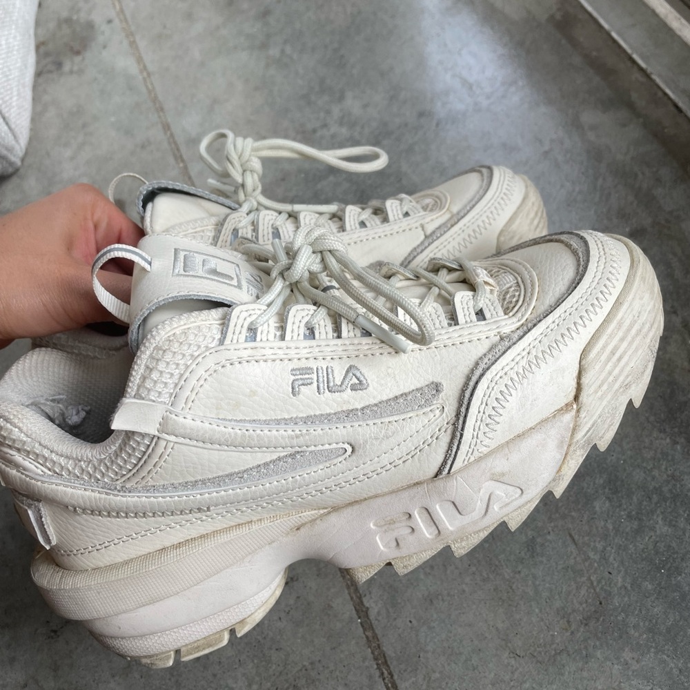 Women’s Fila  cream / grey Disruptor sneaker